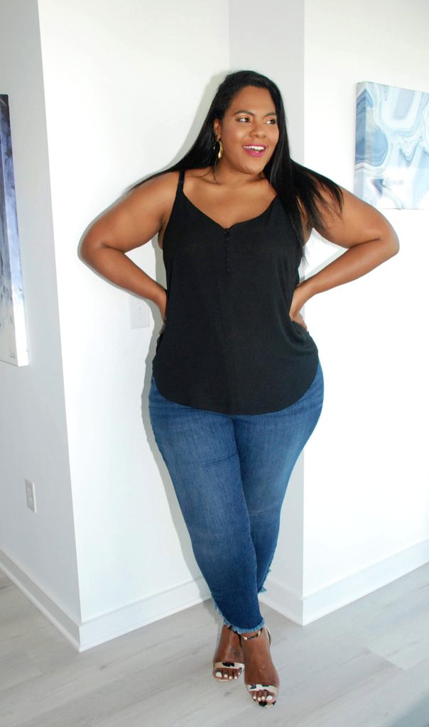 society of harlow, sohtravel, atlanta blogger, stay alfred, atlanta luxary apartments, midtown atlanta, lilli midtown apartments, plus size travel blogger, loft plus size, loft black cami, black plus size cami, plus size jeans, loft plus size jeans