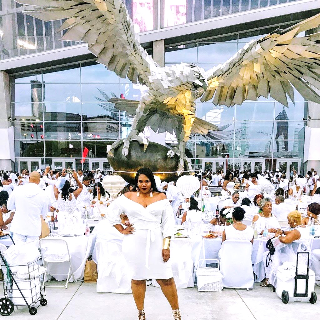 Dîner en Blanc, Crystal Daniels, society of harlow, Diner en blanc, diner en blanc atlanta , all white party, plus size all white outfit, what to wear diner en blanc, all white dresses, all white looks, plus size white dress, 